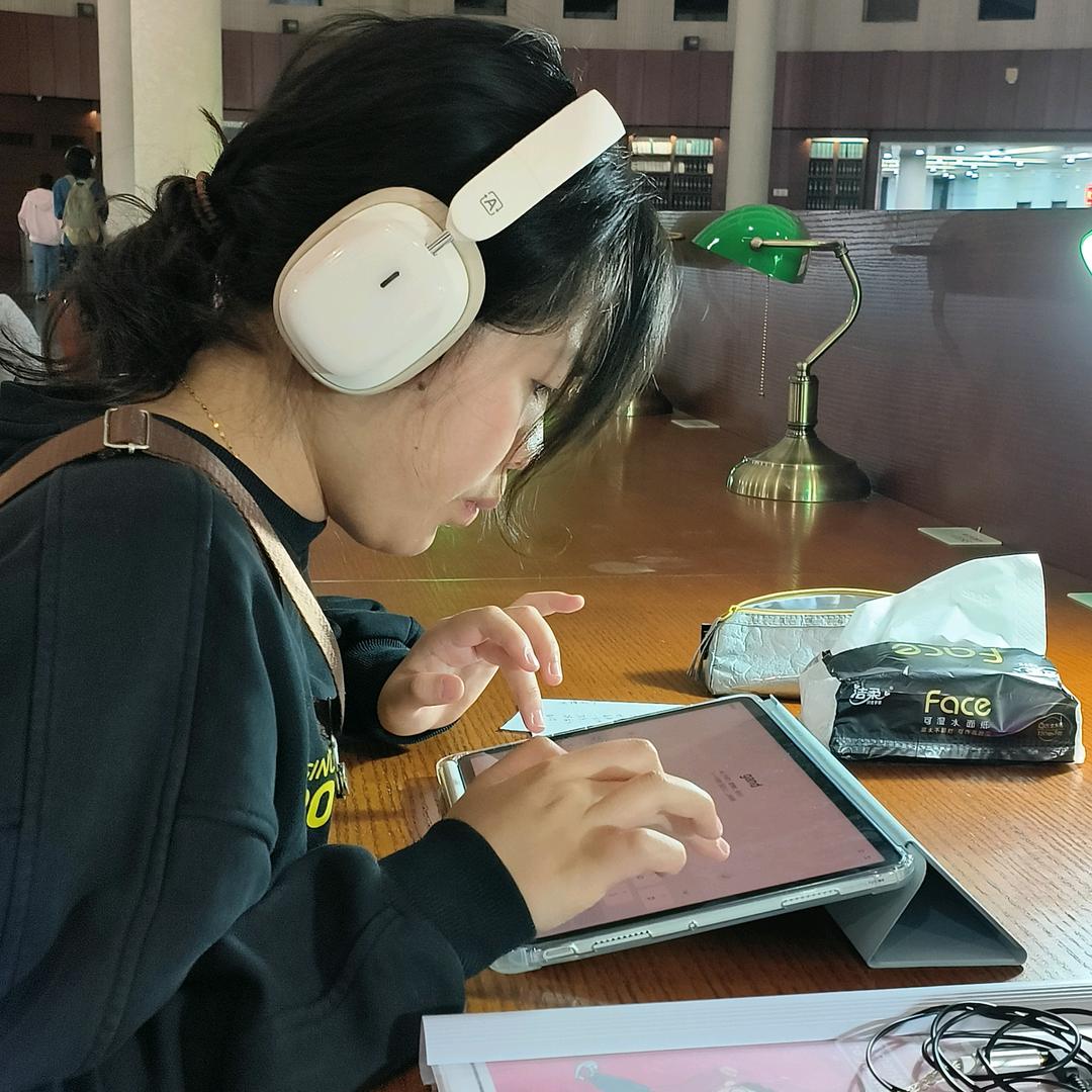 何时能谈上188卷毛体育生