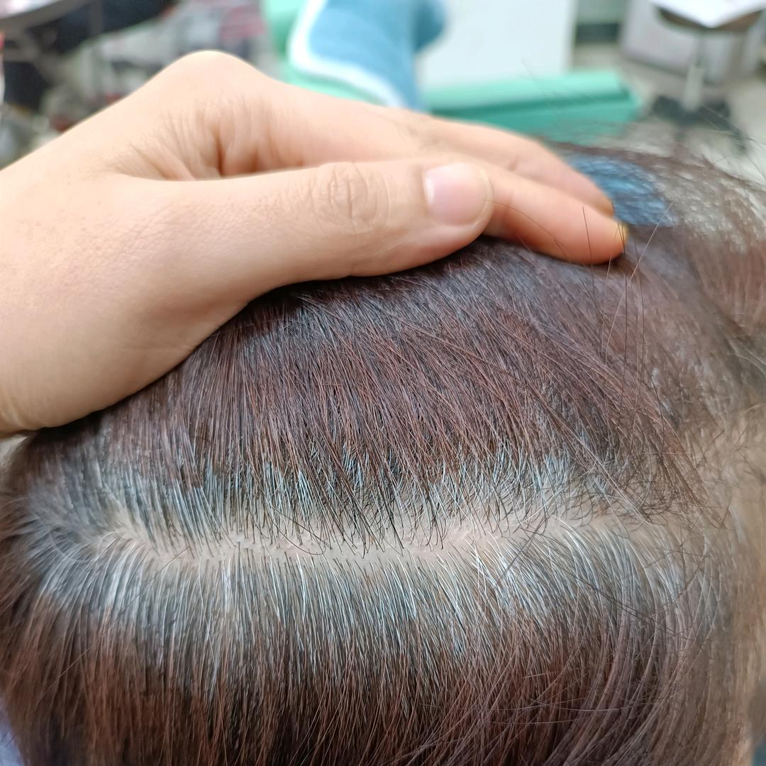 名人港黑发女侠