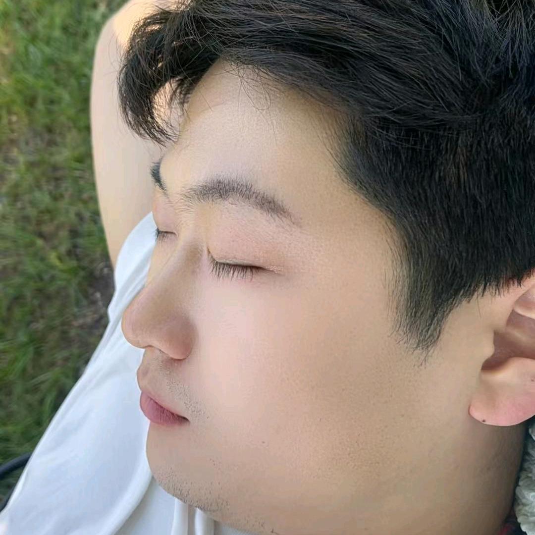 @꧁༺小小吴༻꧂