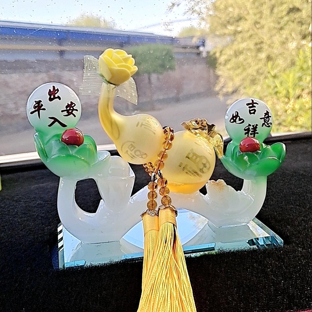 逸凌霄，关赞必回