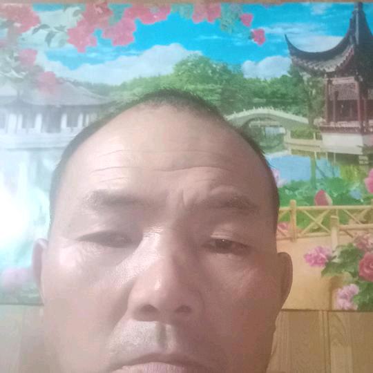 拼搏努力，艰苦奋斗