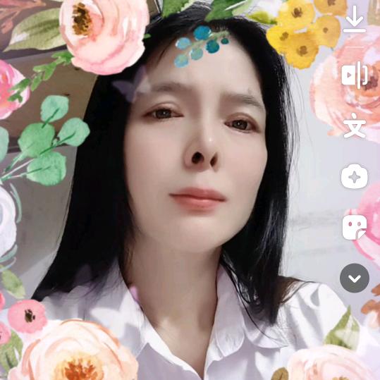 小芳（关注私信必回）