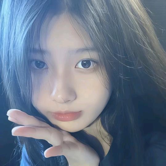 和小熊共饮牛奶