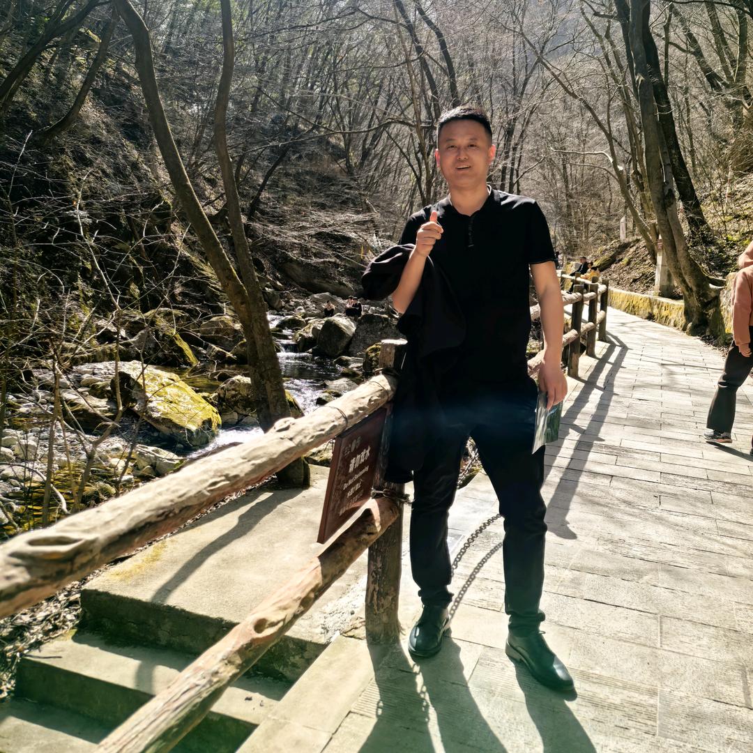 广告媒体:杨先生