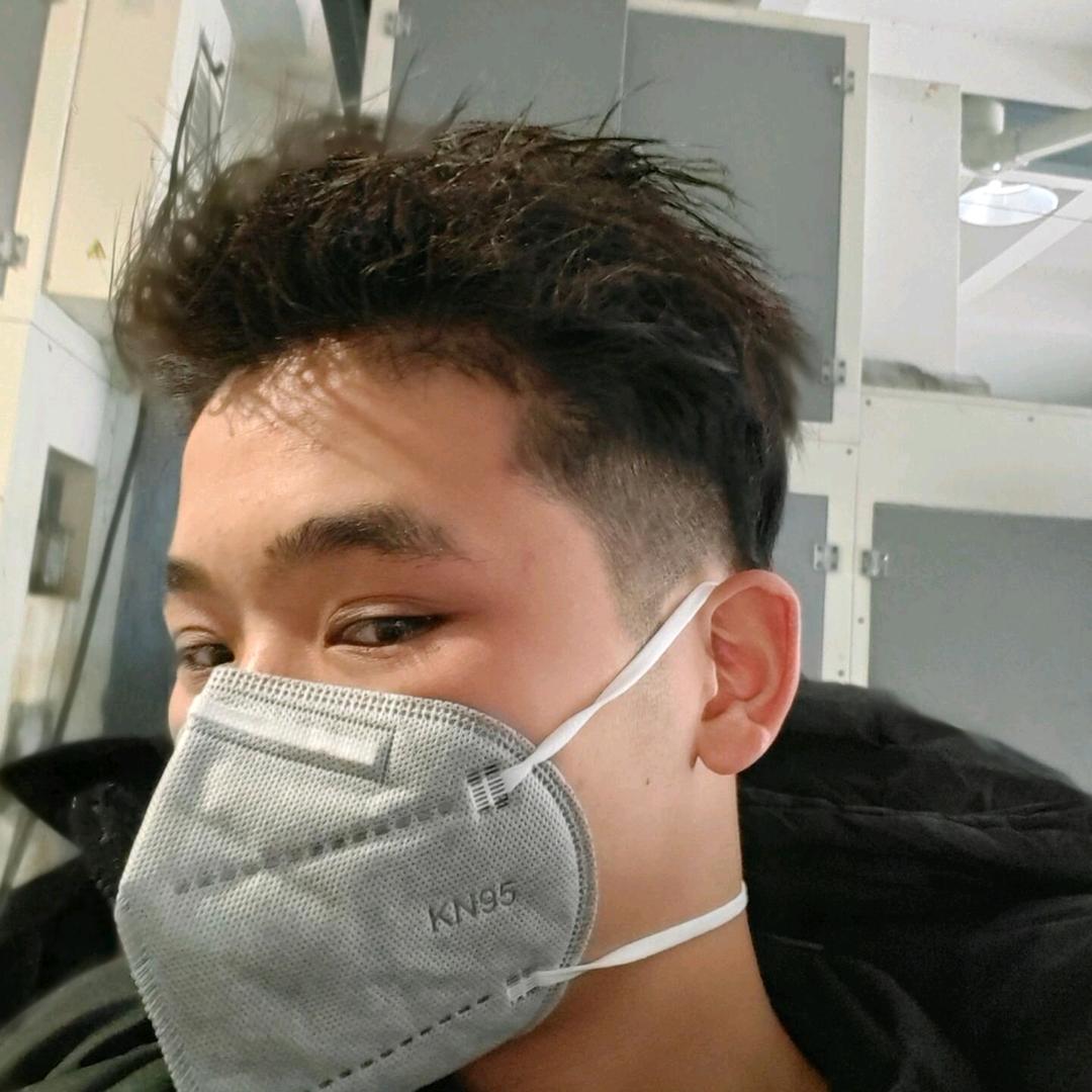 七  少