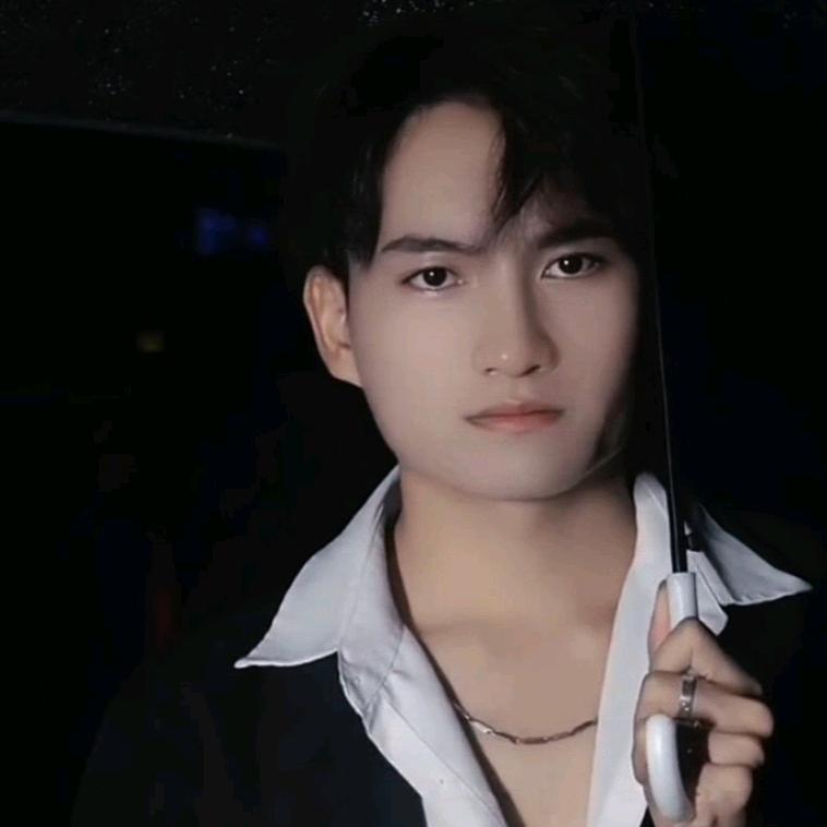 不凡🎼