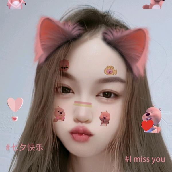 爱臭美的老婶子