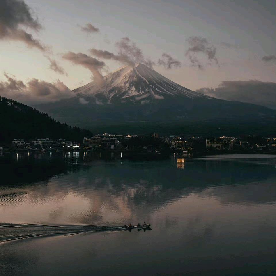 清洋海潮流衣鞋优品店