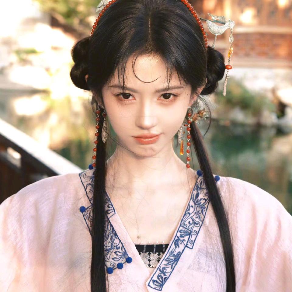 林纾祎.