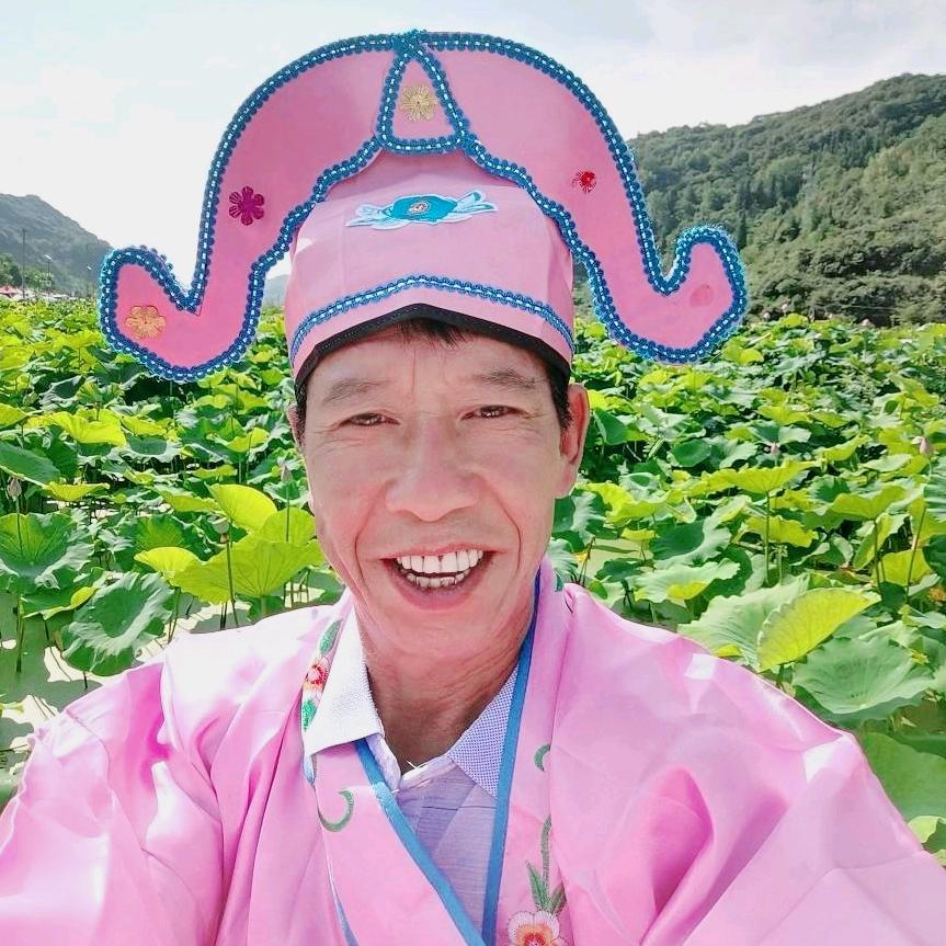 楊忠良唢呐花灯歌舞团队