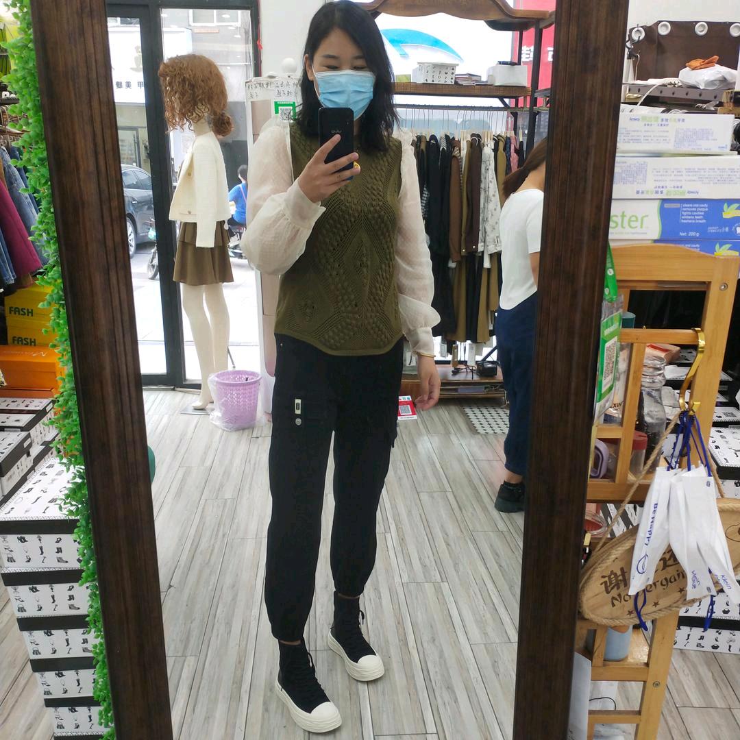 工地上卖盒饭的小姐姐