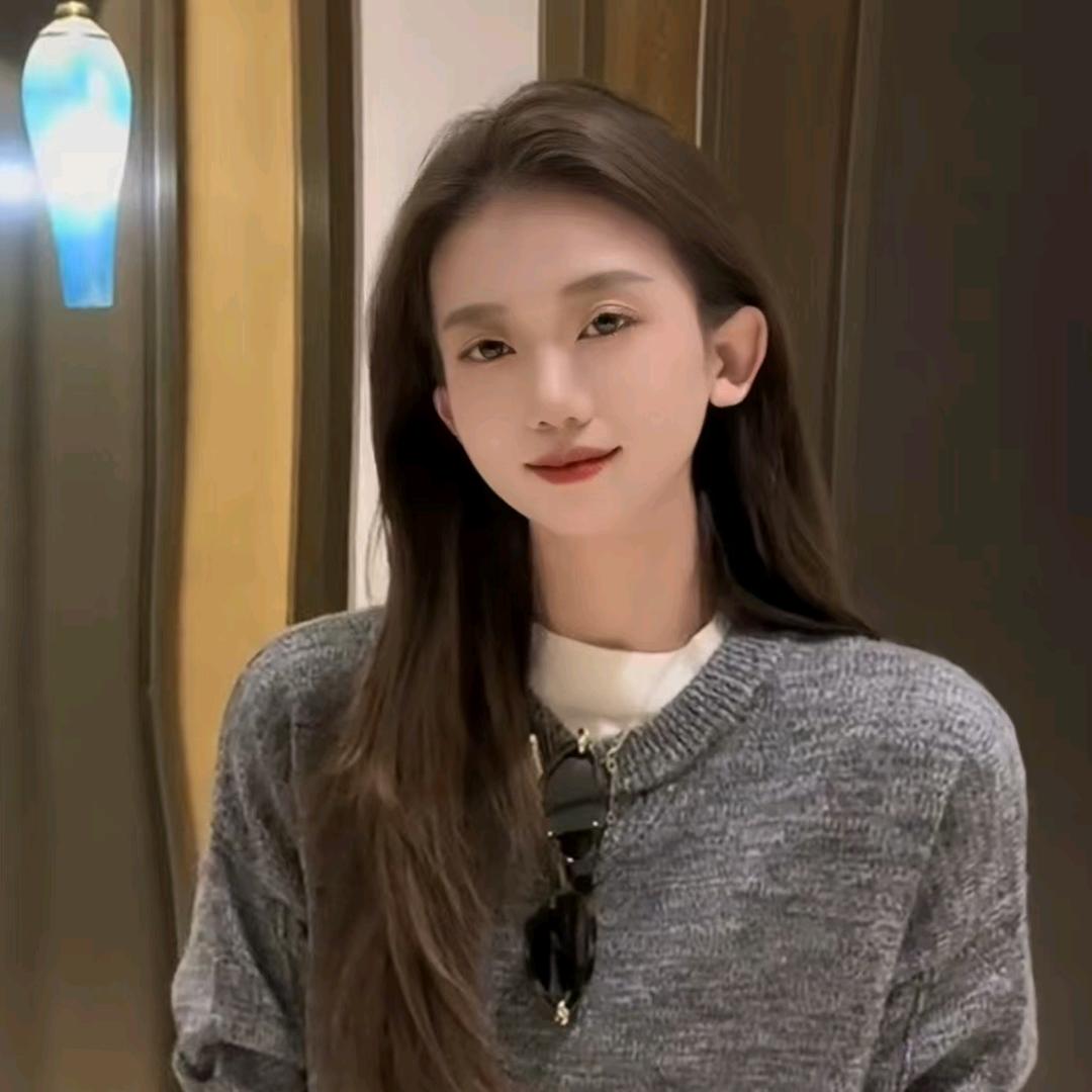 日禾芮依（时尚穿搭）