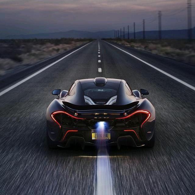 搬轮胎的郑小伙儿