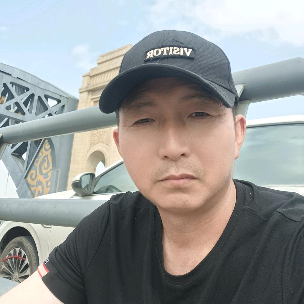 爱你的人