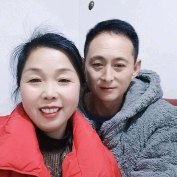 红梅祝你开心每一天