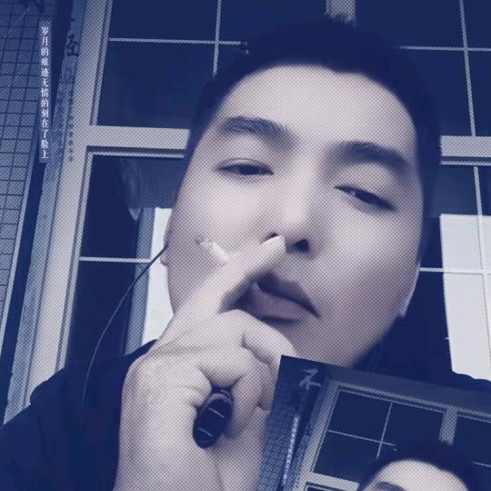 ꧁🌹 自由飞翔🌹 ꧂