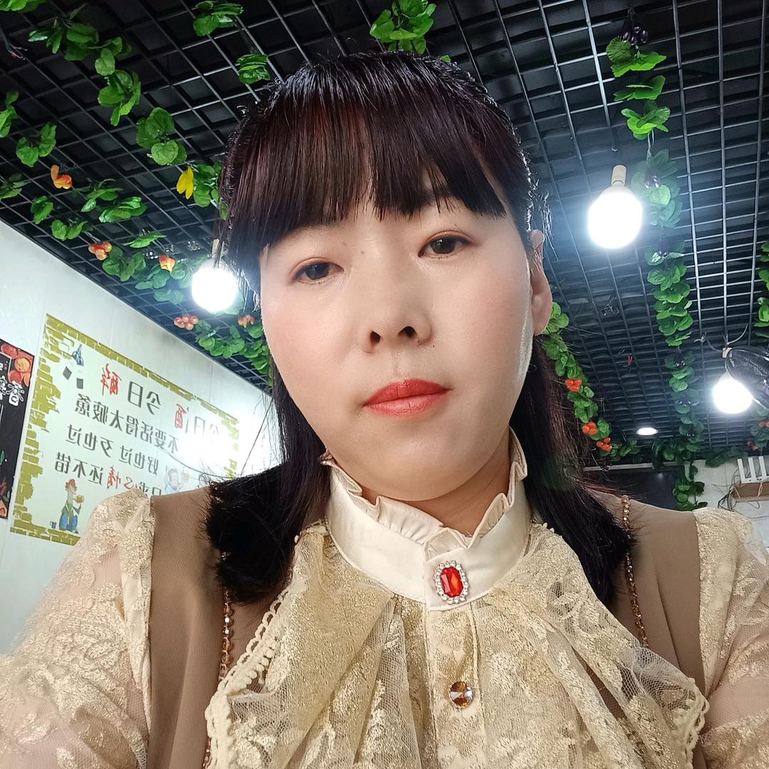 是孤独的小女人