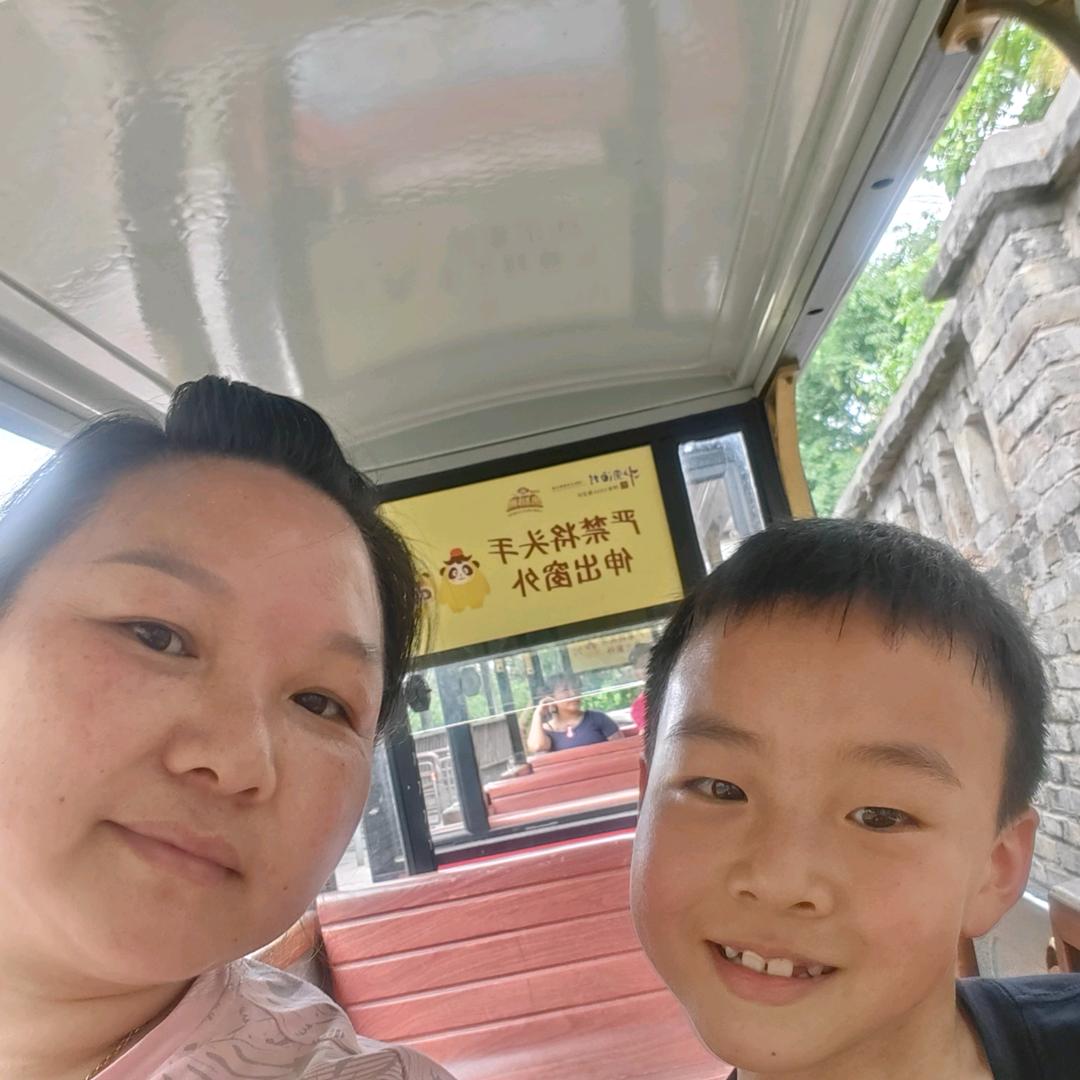 欧诗雨👙👗《成佳店》