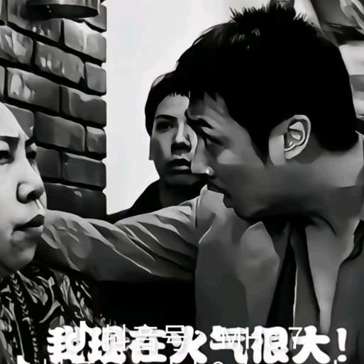 挺文静的小伙儿.