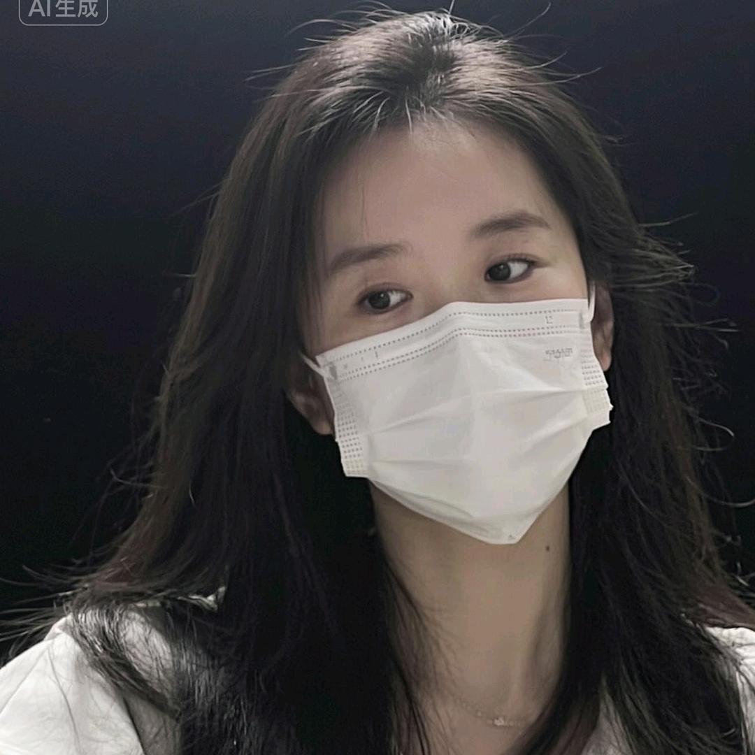 杨静，