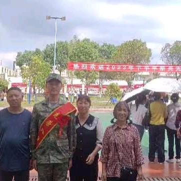 爱已欠费，心已停机。🐸🥀