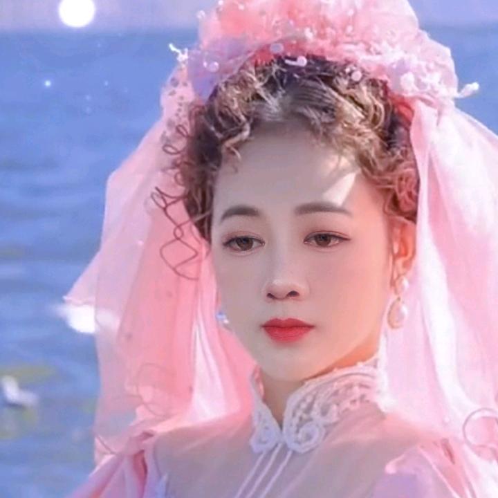 小丽姐。