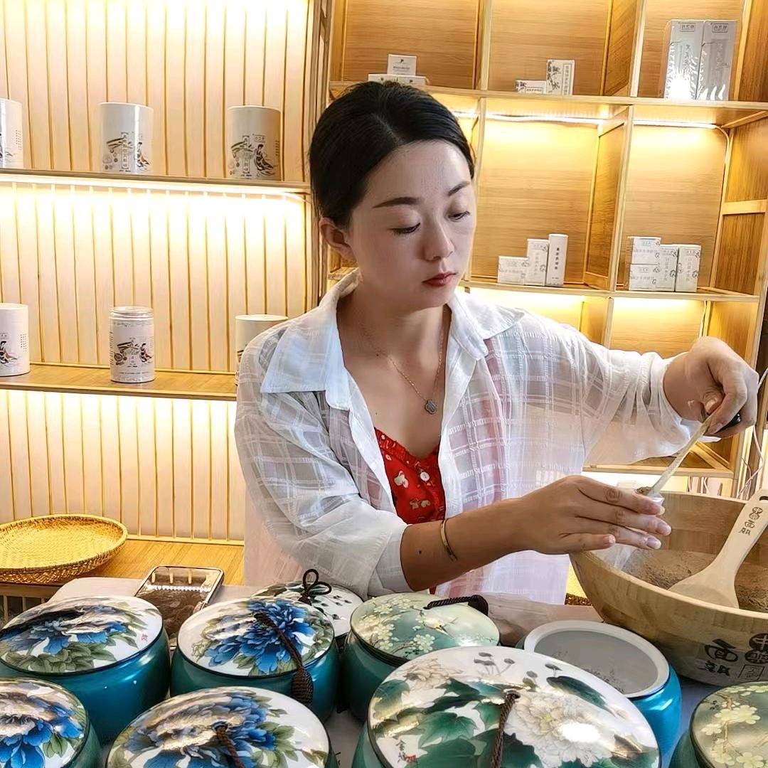 新疆草本调肤师许许