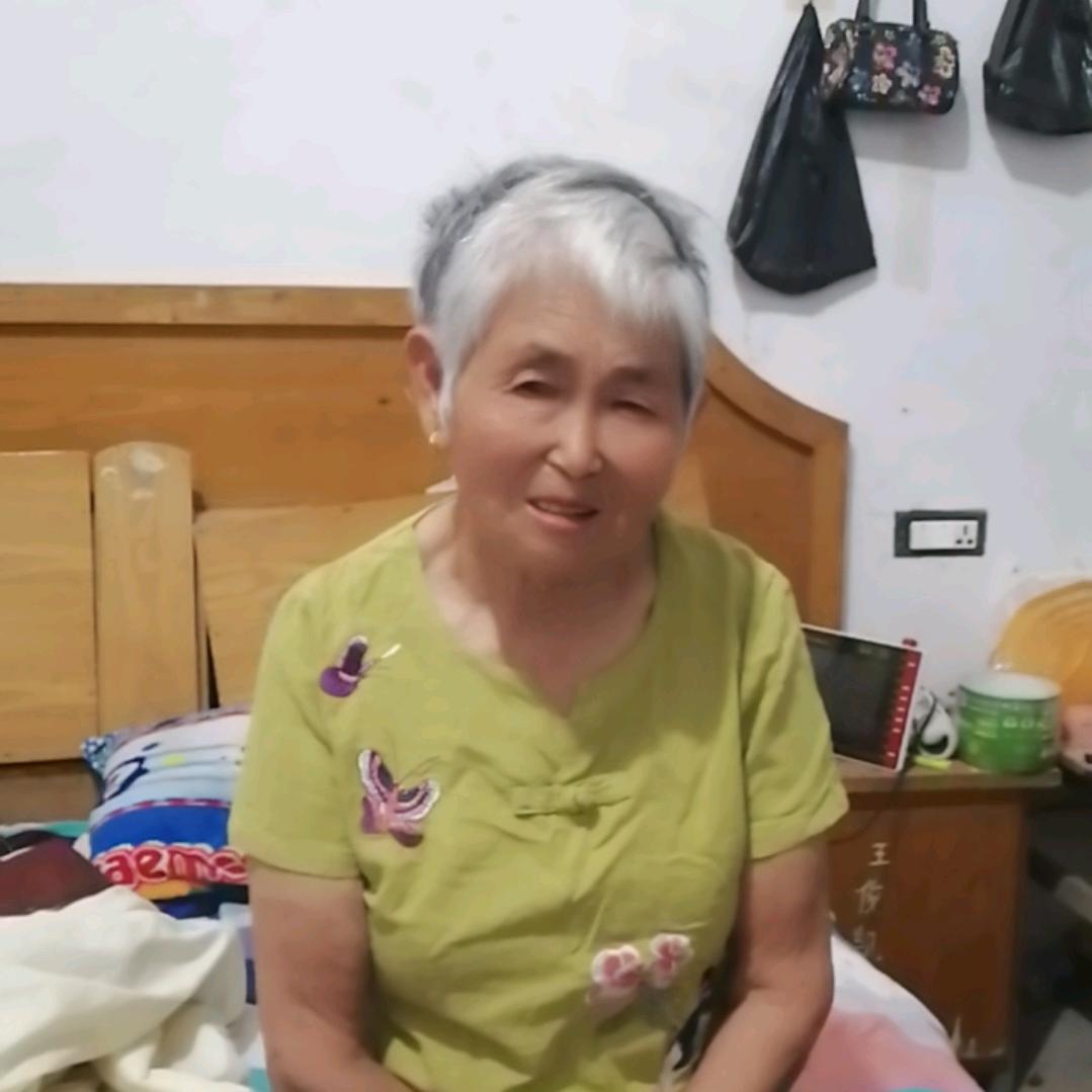 爱美的老太太