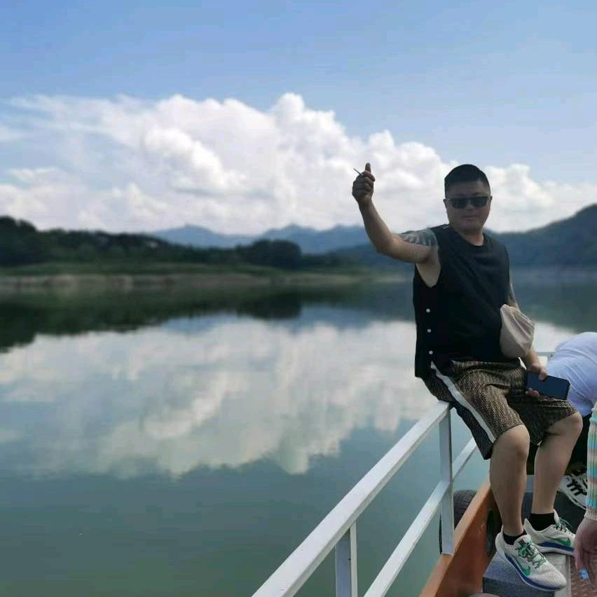 沛县席磊演艺承接婚礼策划豪华婚车一条龙