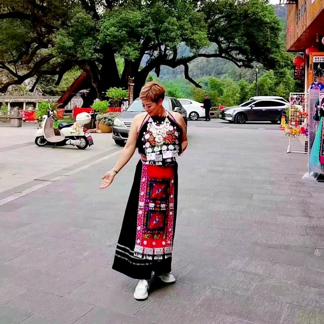 贺伍安娜