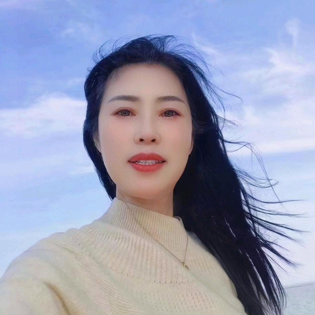 沁云女装店