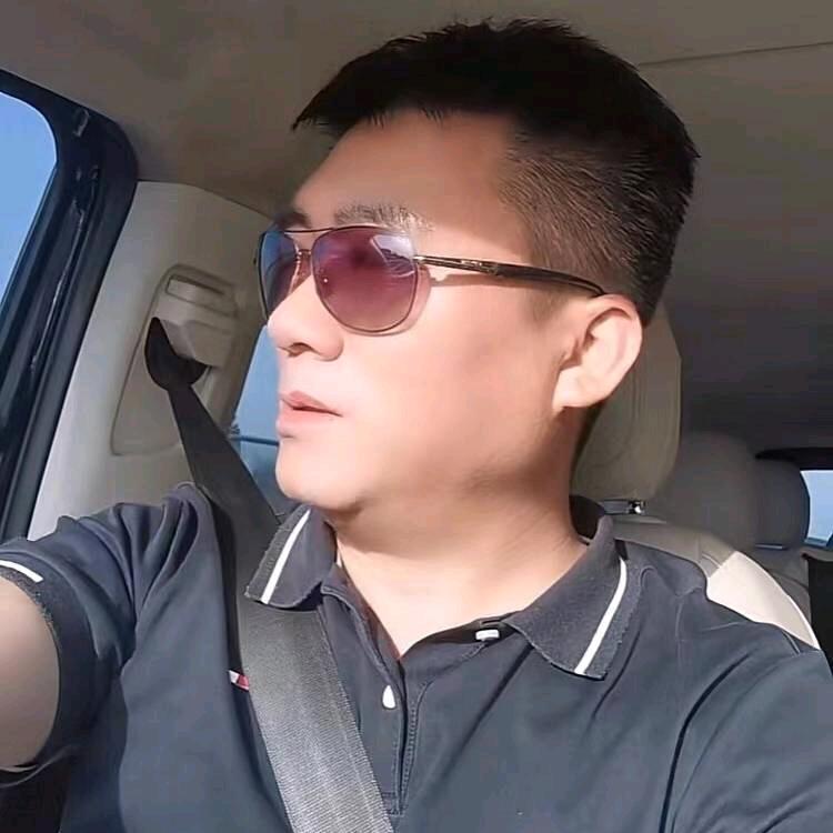 李钰坤亮