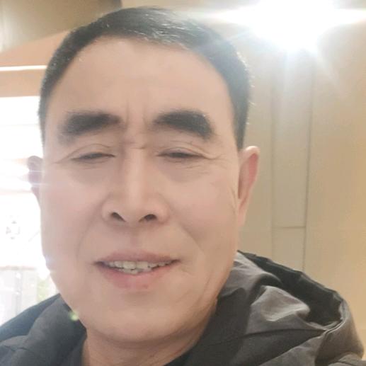 老牛自知夕阳晚，不待扬鞭自奋蹄。