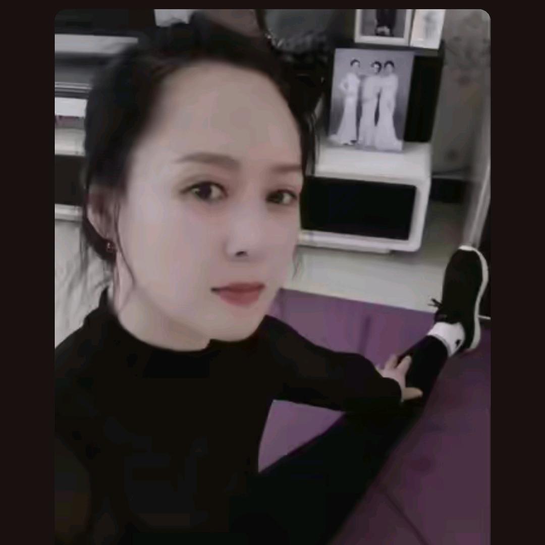 秋水伊人  。