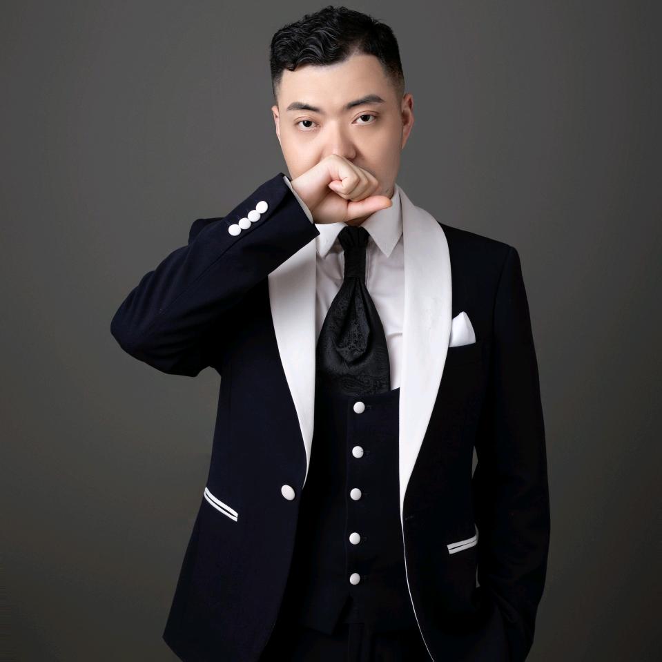 遂宁小亮哥爱苗条