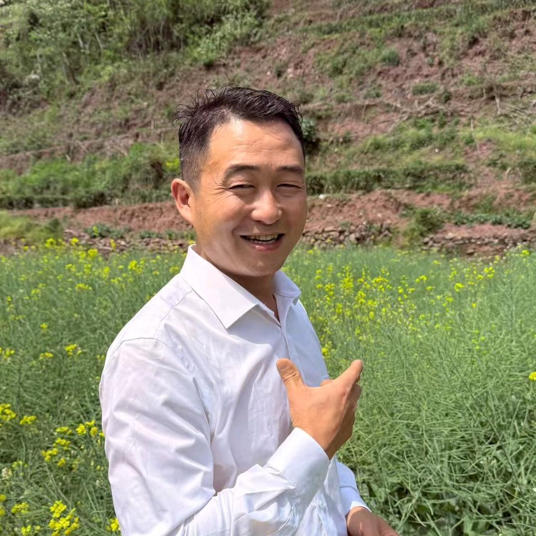 二哥（酒窝书记助播）