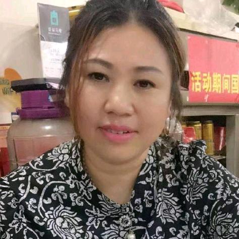 姚记石锅土鲫鱼南坪总店琼姐