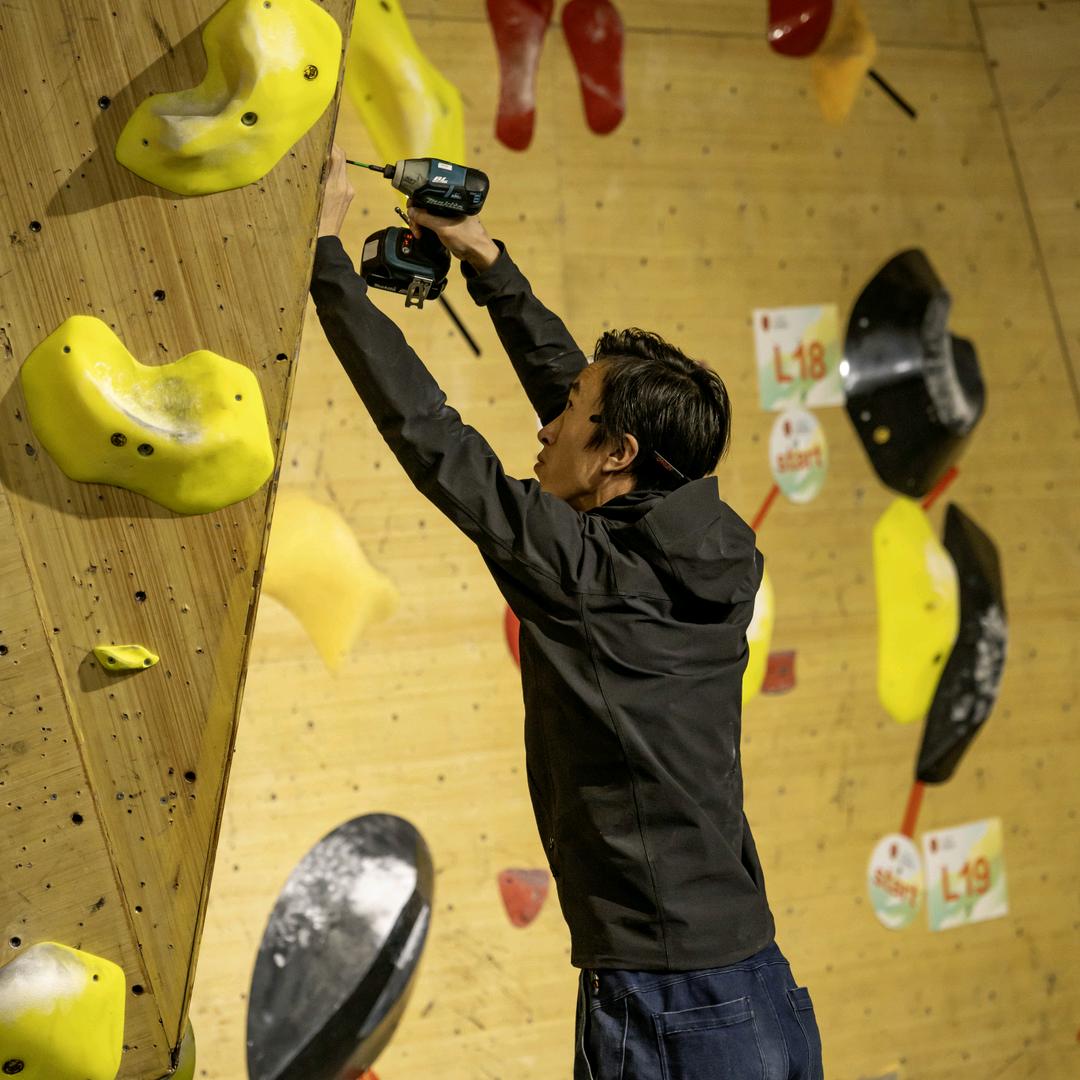 魔崖攀岩｜老胡