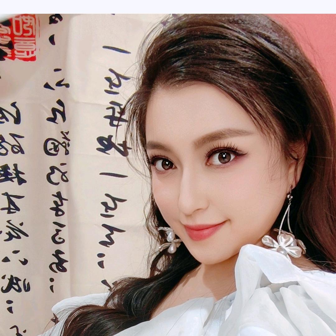 佳佳子很哇塞
