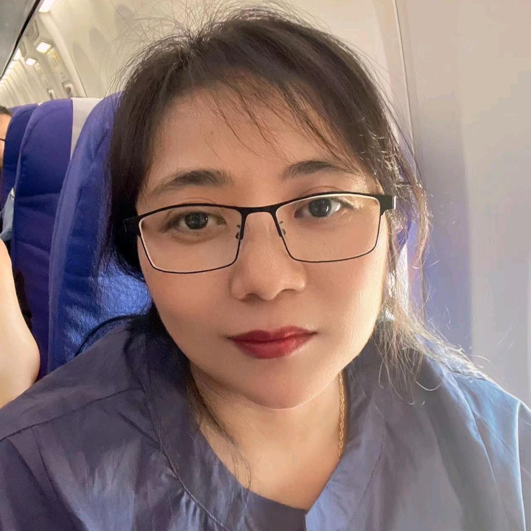 管月莲（对你微笑.纯属礼貌.）