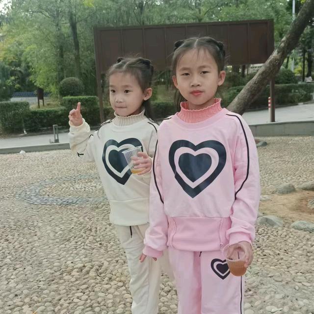 两个少女