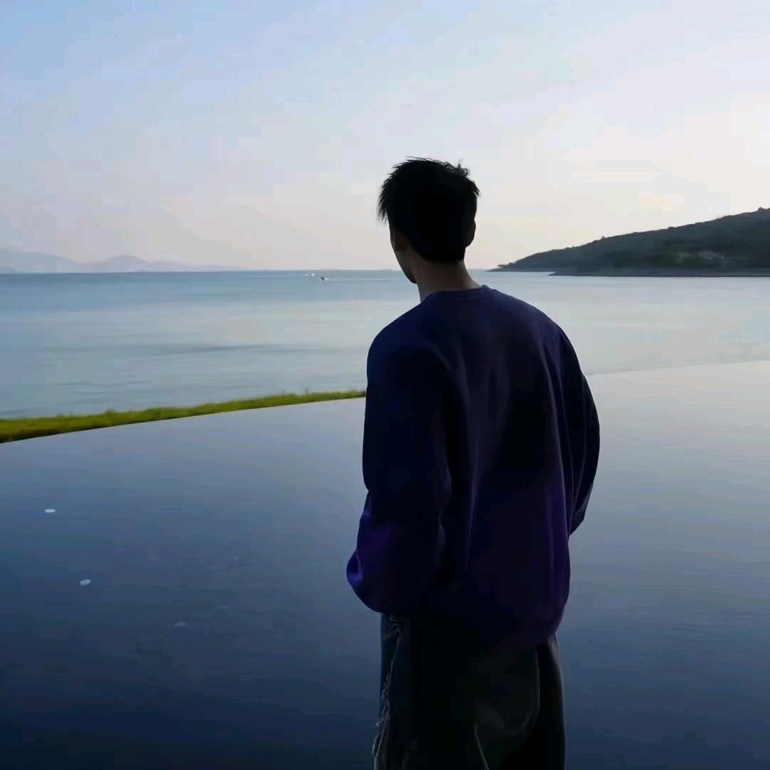 如春水映梨花　　　　　　　　　　　　　丶