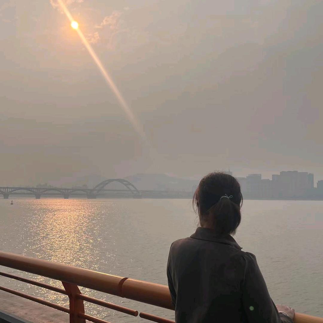 醒着做梦😿