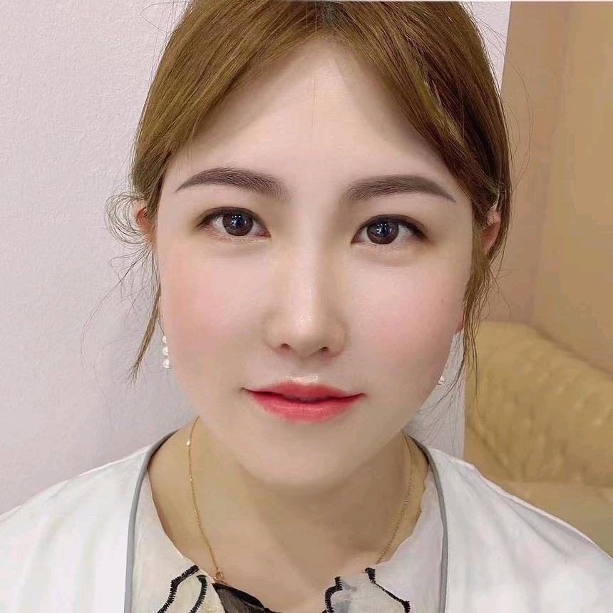 武汉禾翊美容美甲影儿