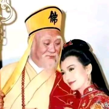 雾隐青山林
