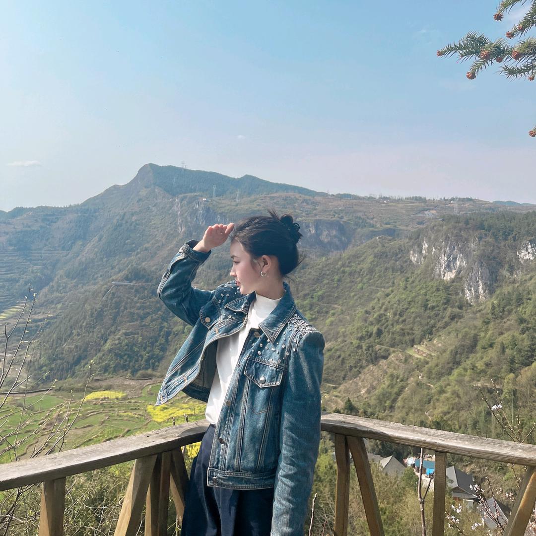 岩台山庄小石姐