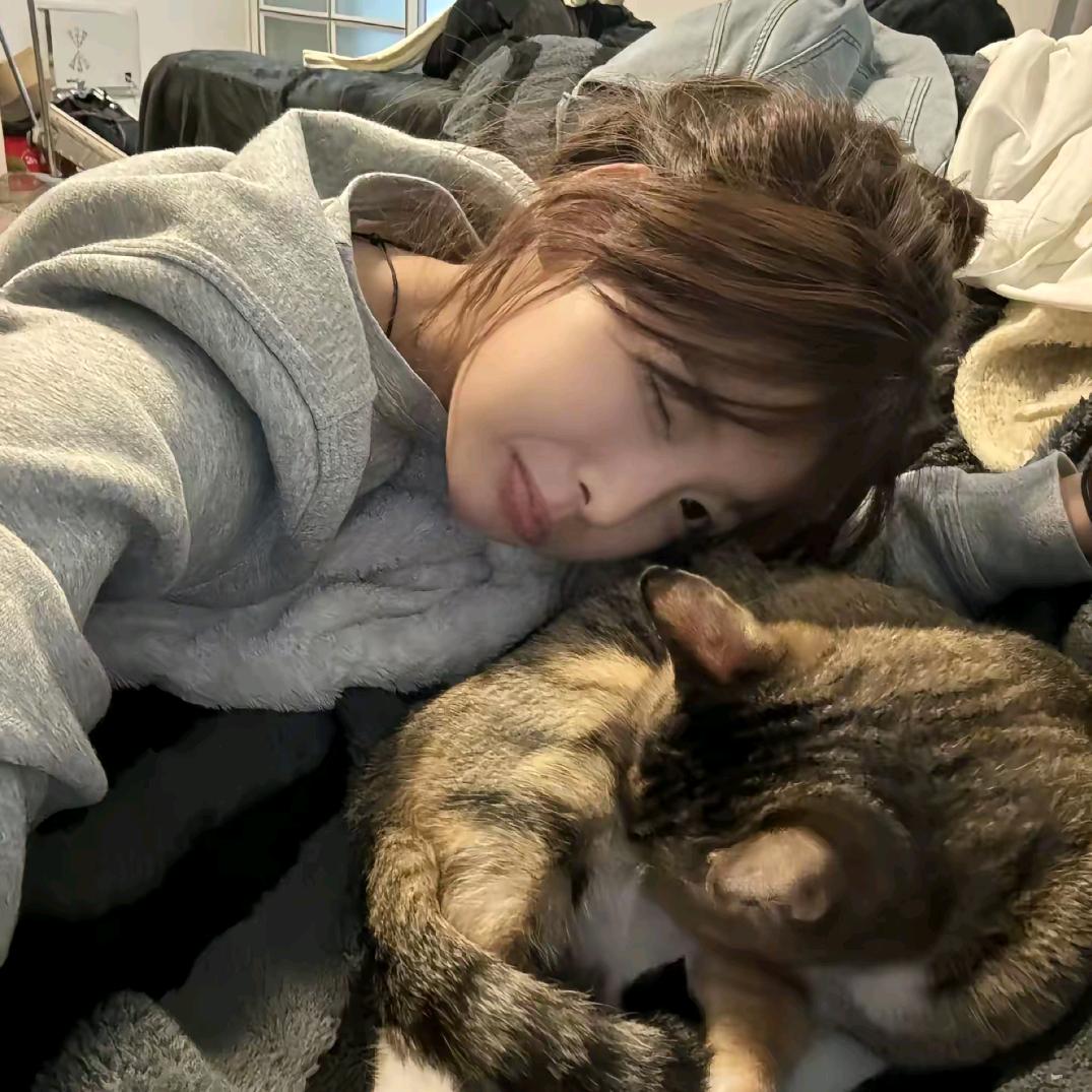 女二
