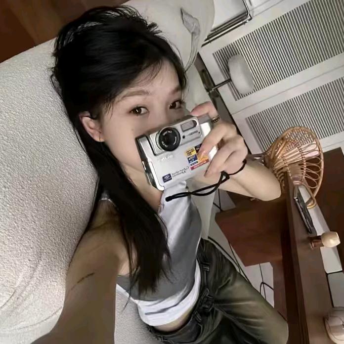 ⁷