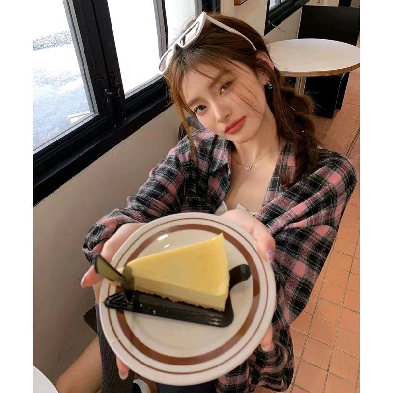 鸣希服饰工厂店