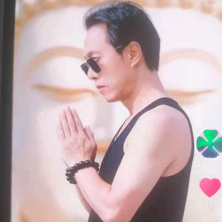 🕊꧔ꦿ᭄微笑💞前行꧔ꦿ᭄